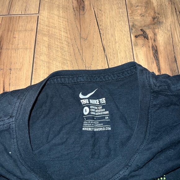 nike tee - Picture 3 of 4